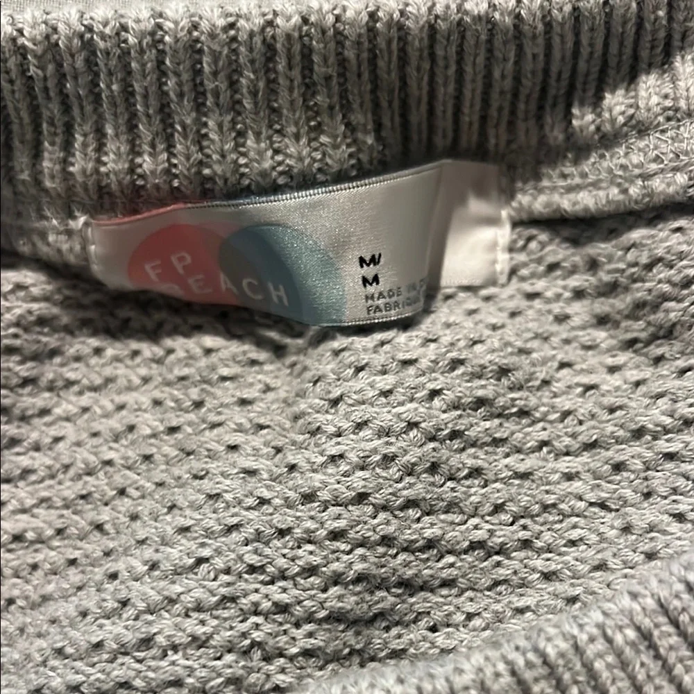 Elegant Gray Knit Sweater and Pants Set - Picture 2 of 5